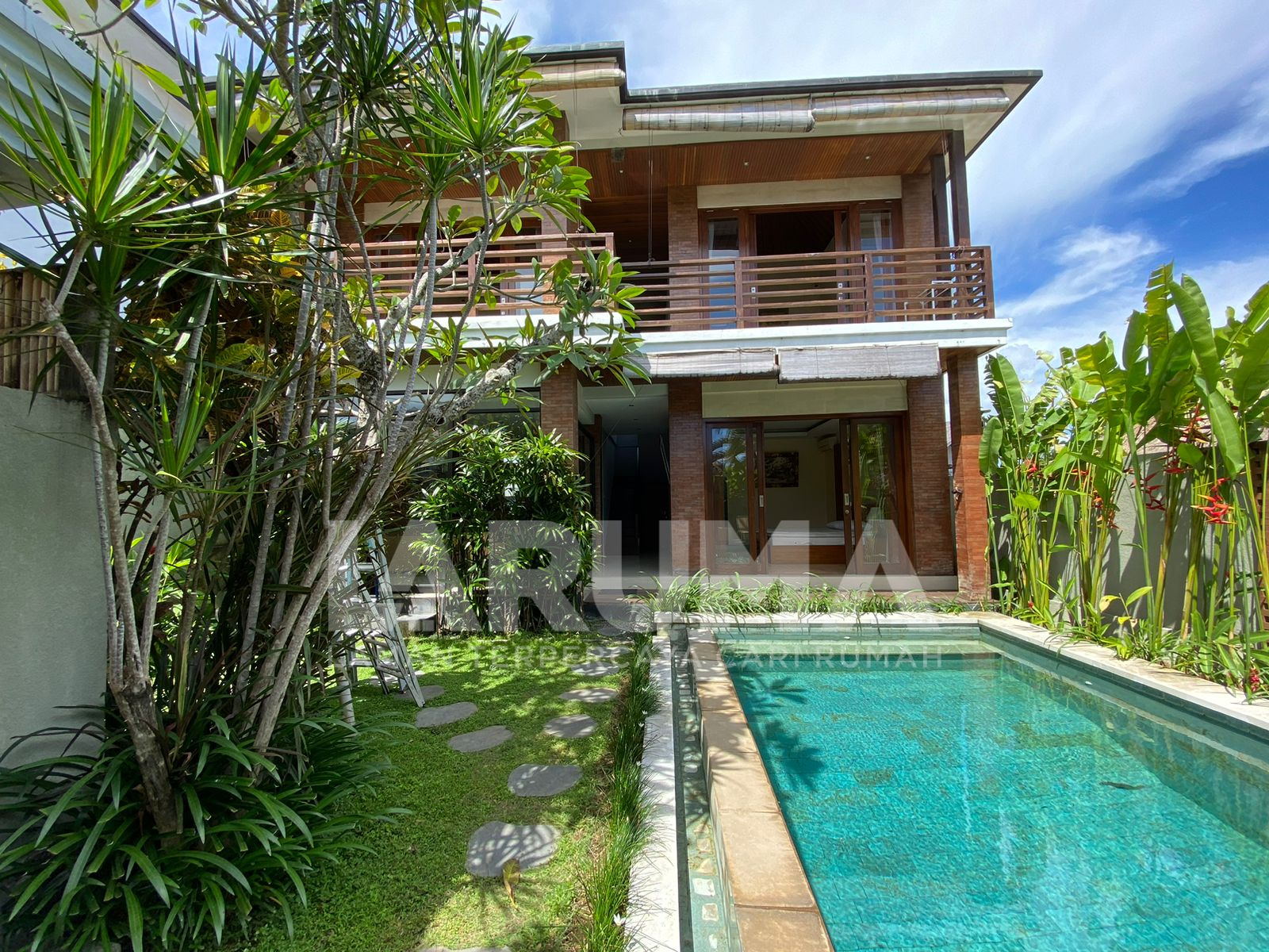 Aesthetic 3BR Villa For Rent in Canggu