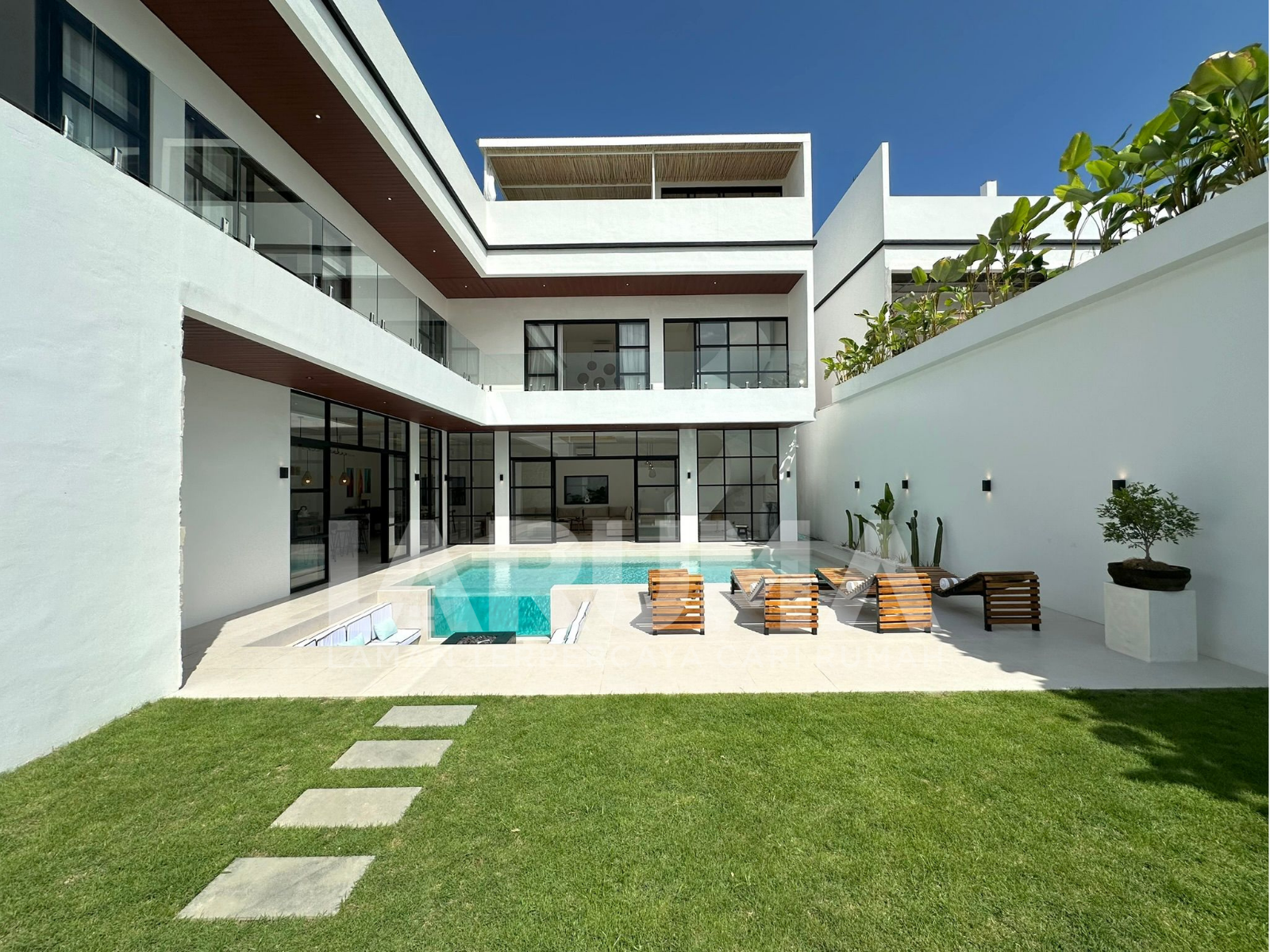 4BR Laruma Luxury Villa in Sanur